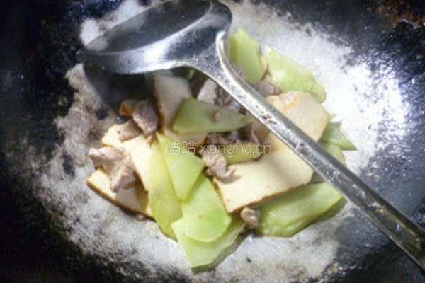 香干里脊肉炒莴笋的做法图解11