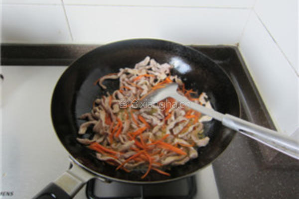 榨菜炒肉丝的做法图解8
