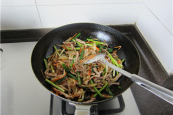 榨菜炒肉丝的做法图解12