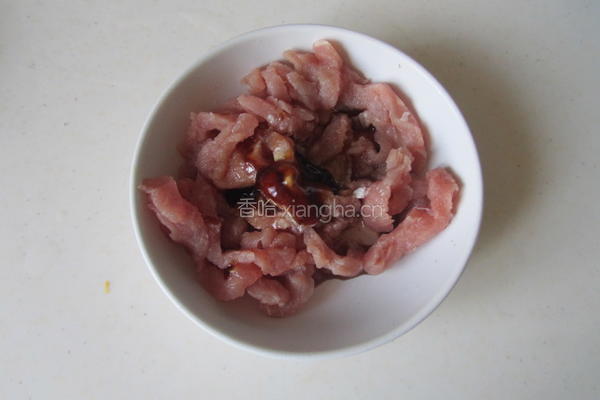 青椒榨菜肉丝的做法图解2