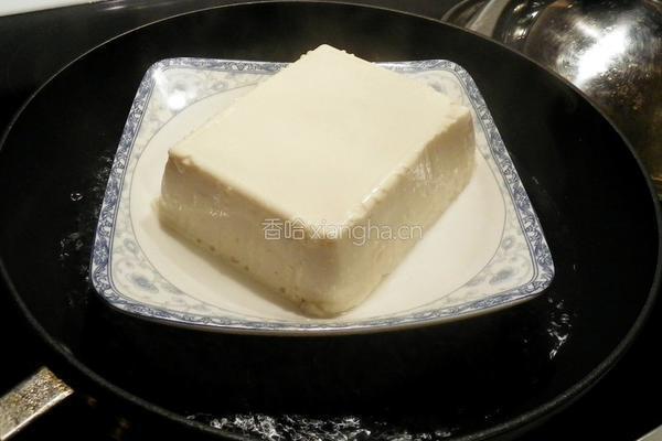冬菇木耳盖烧豆腐的做法图解2
