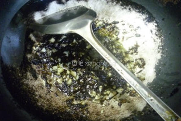橄榄菜炒油豆角的做法图解5