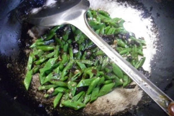 橄榄菜炒油豆角的做法图解6