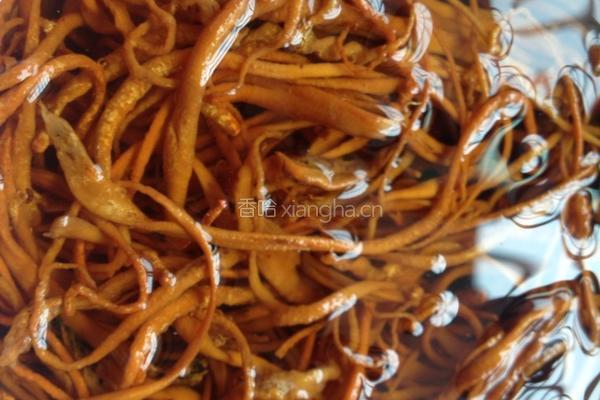 蜜枣虫草花乌鸡汤的做法图解1