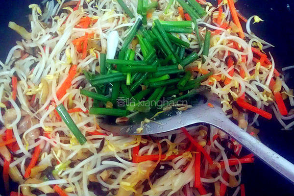 榨菜银丝卷的做法图解7