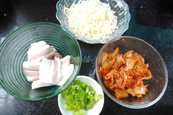 泡菜五花肉披萨的做法图解3