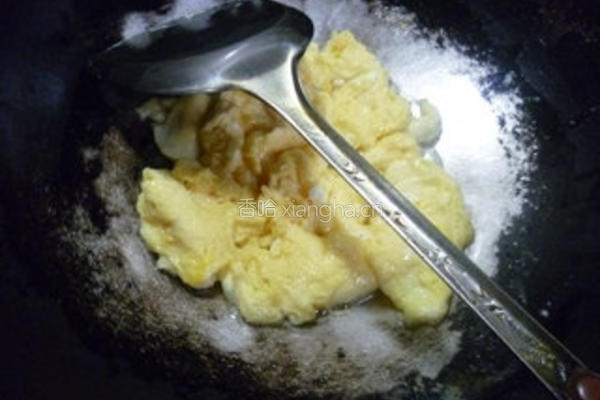 榨菜炒鸡蛋的做法图解5