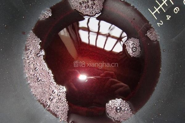 红酒洋梨的做法图解2