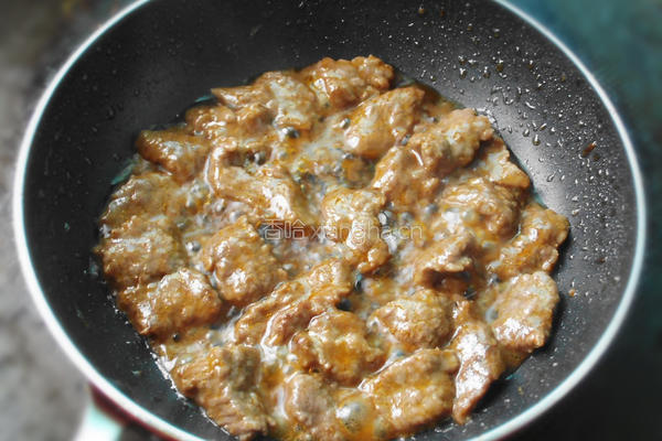 牛肉香肠披萨的做法图解6