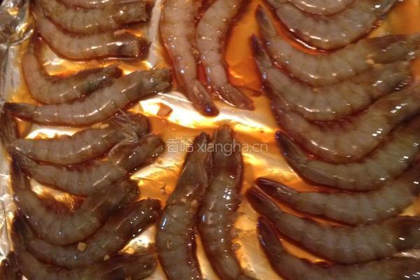 黑胡椒蒜泥烤虾的做法图解4