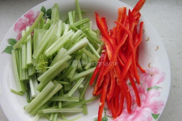 毛芹炒香干的做法图解2