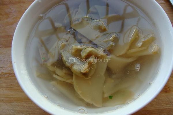 榨菜炖烧鸡的做法图解2