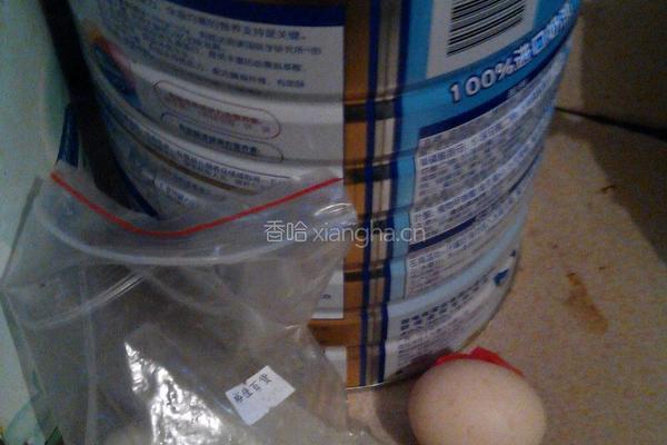 牛奶鸡蛋麦片粥的做法图解1