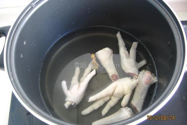 秋葵鸡爪汤的做法图解5