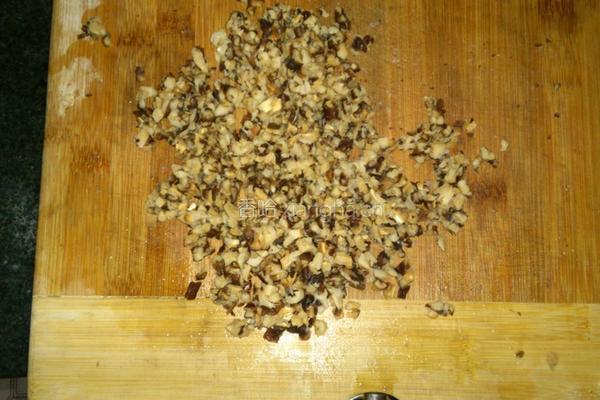 香菇鸡肉包的做法图解3