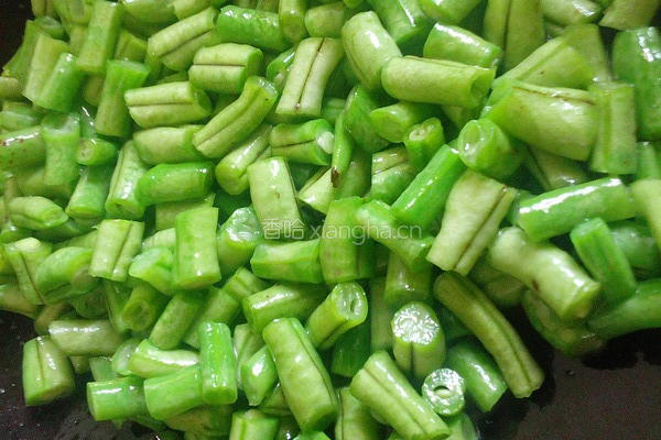 橄榄菜四季豆的做法图解3