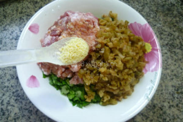 芹菜猪肉馅饺子的做法图解6