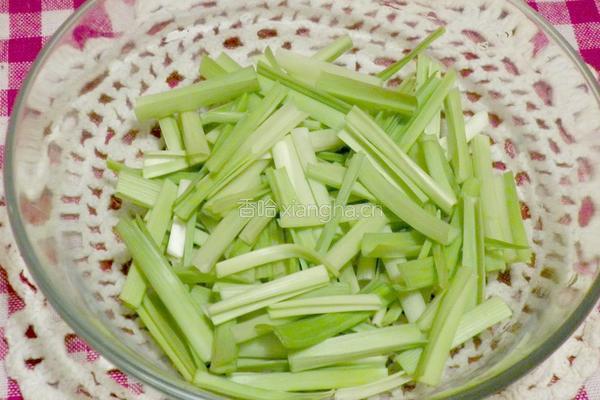 冬菇豆腐羹的做法图解2