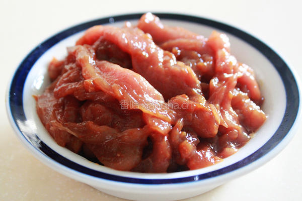 芹菜香干炒肉片的做法图解2