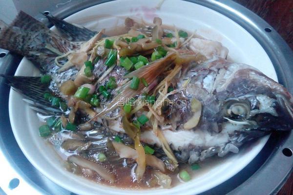 榨菜蒸非洲鲫鱼的做法图解6
