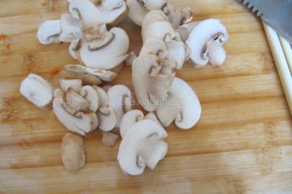 蘑菇蔬菜汤面的做法图解4