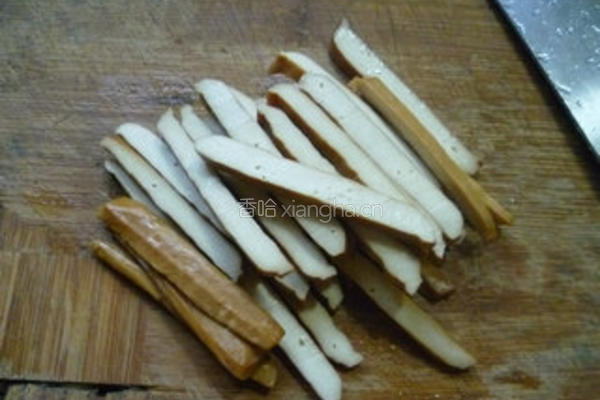 榨菜炒香干的做法图解2