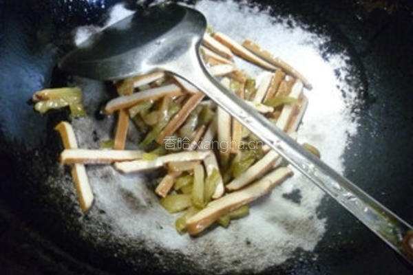 榨菜炒香干的做法图解4