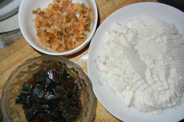 皮蛋豆腐的做法图解4