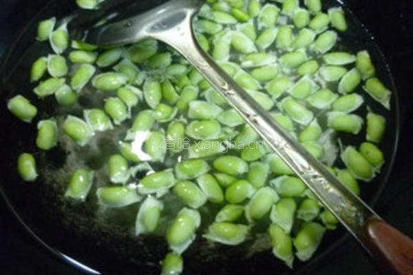 橄榄菜拌毛豆的做法图解3