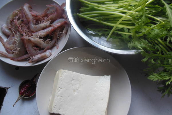 茼蒿虾仁小豆腐的做法图解1