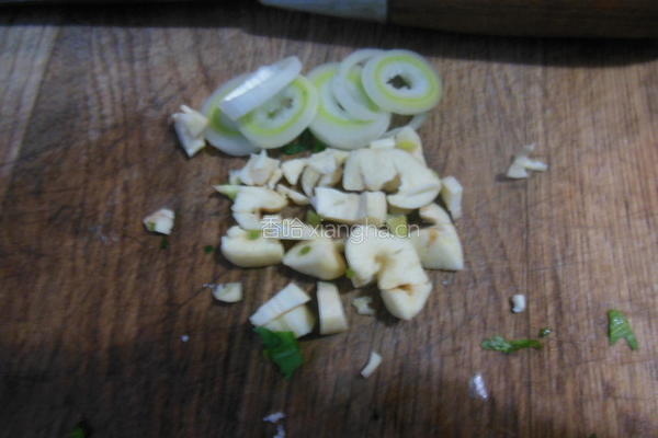 茼蒿虾仁小豆腐的做法图解7