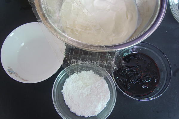 桑葚酒慕斯的做法图解1