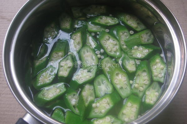 秋葵炒鸡蛋的做法图解4