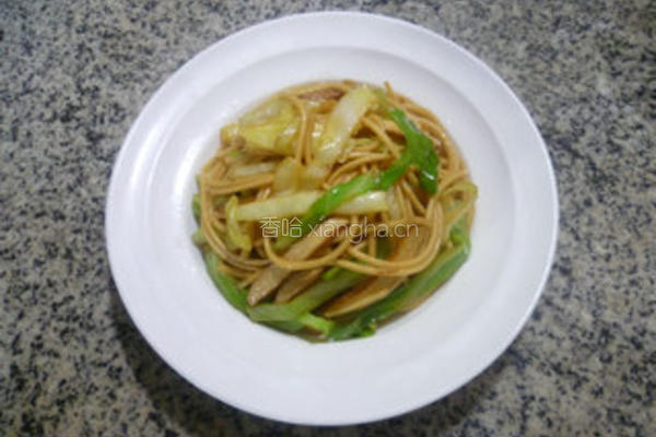 香干圆白菜炒面的做法图解8
