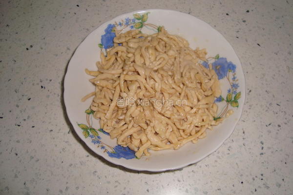 高茇炒鸡丝的做法图解3