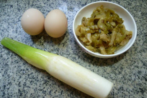 榨菜茭白炒鸡蛋的做法图解1