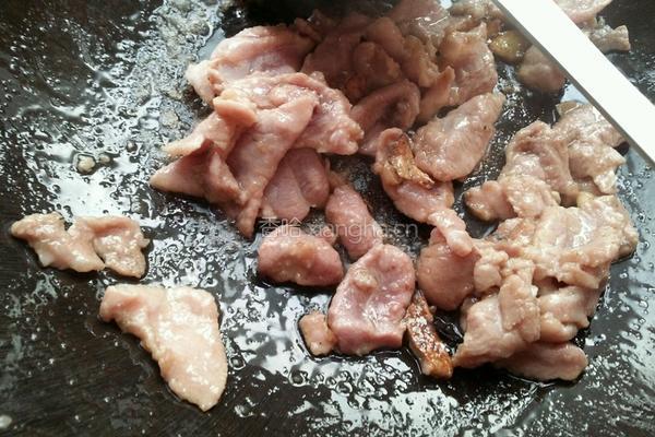 金针菇鱼丸肉片汤的做法图解4