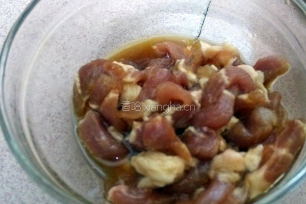 韭菜花香干炒肉的做法图解1
