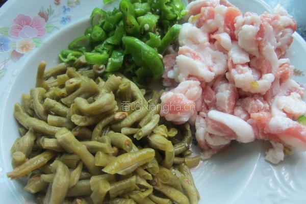 咸豆角炒肉的做法图解1