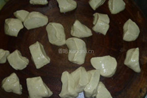 大蒜炒面筋的做法图解4