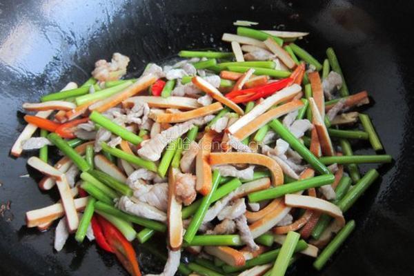 香干蒜薹炒肉丝的做法图解12