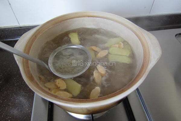 黄芪大枣煲凤爪的做法图解7