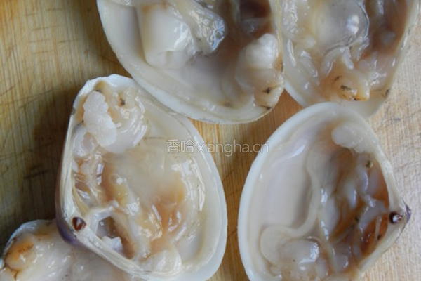 玉米竹荪炖海蚌的做法图解1