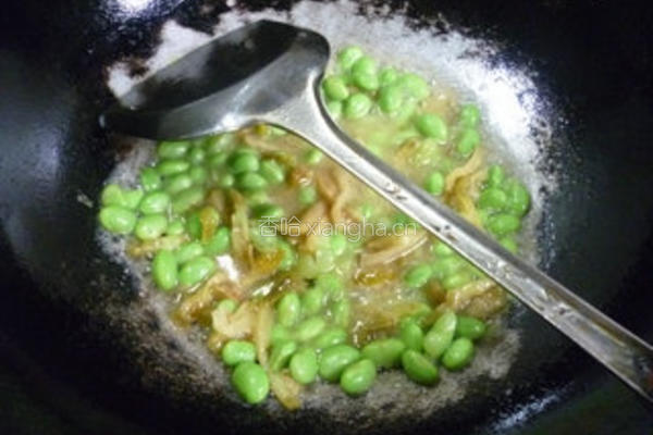 榨菜炒毛豆的做法图解5