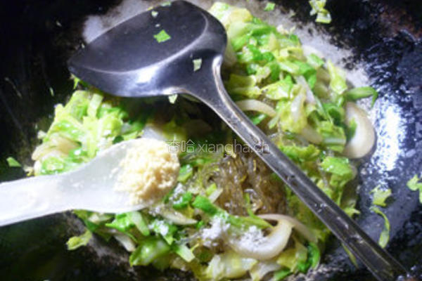 洋葱牛心菜炒粉条的做法图解10