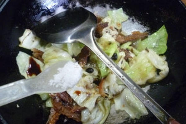 豆豉鲮鱼炒包心菜的做法图解7