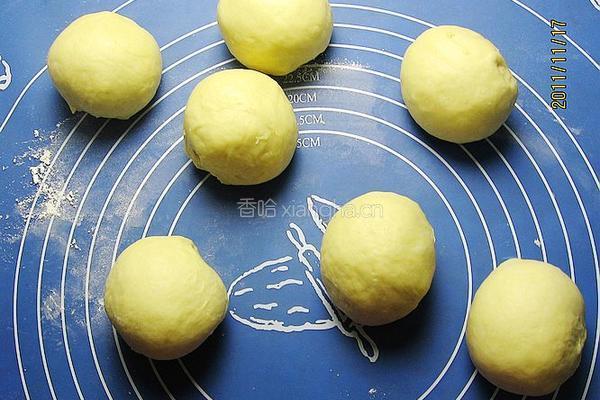蓝莓果酱长排面包的做法图解2