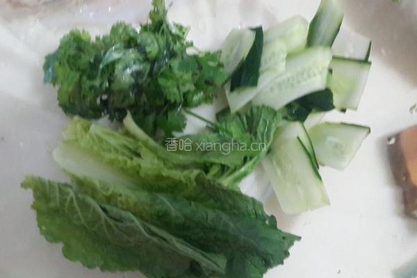 猪肉香菜虾丸汤的做法图解7