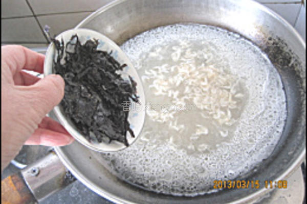 海虹汤韭菜打卤面的做法图解9