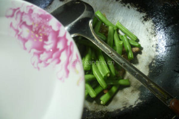 榨菜里脊肉炒梅豆的做法图解5